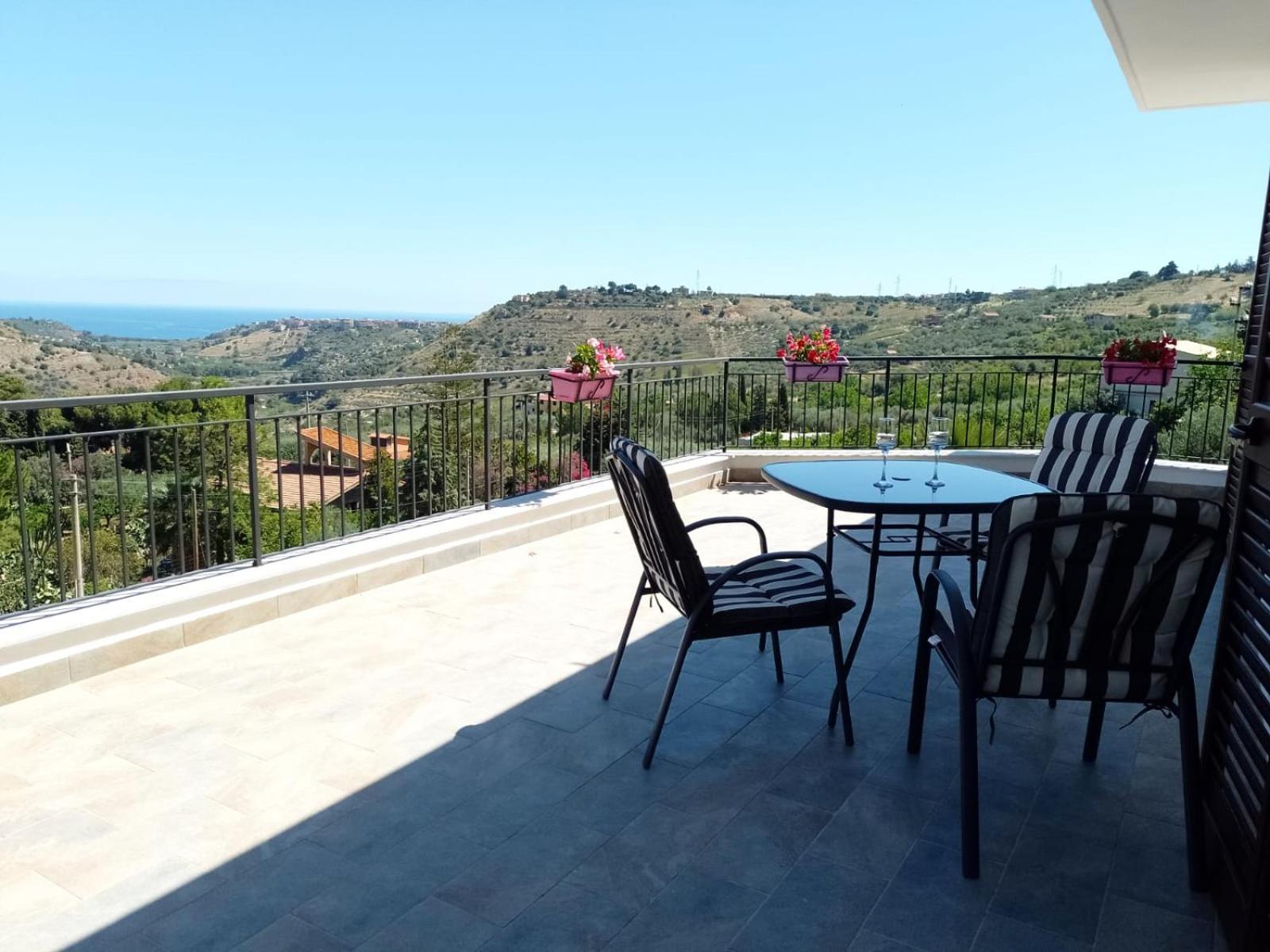 Granatelli Holiday Home Altavilla Milicia Exterior photo