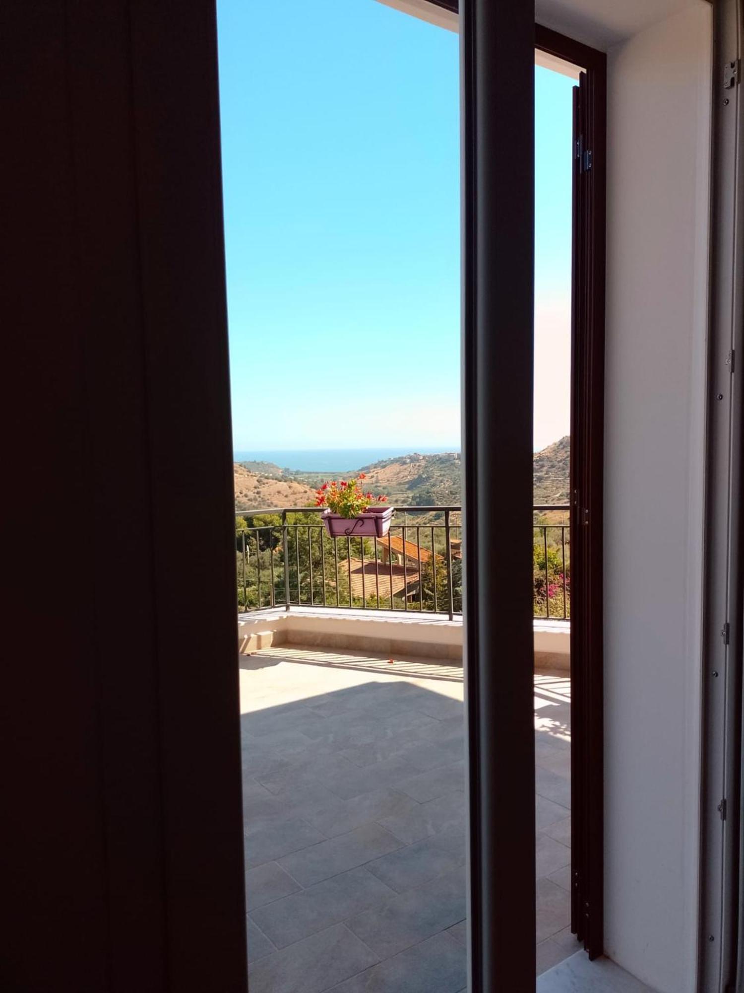 Granatelli Holiday Home Altavilla Milicia Exterior photo