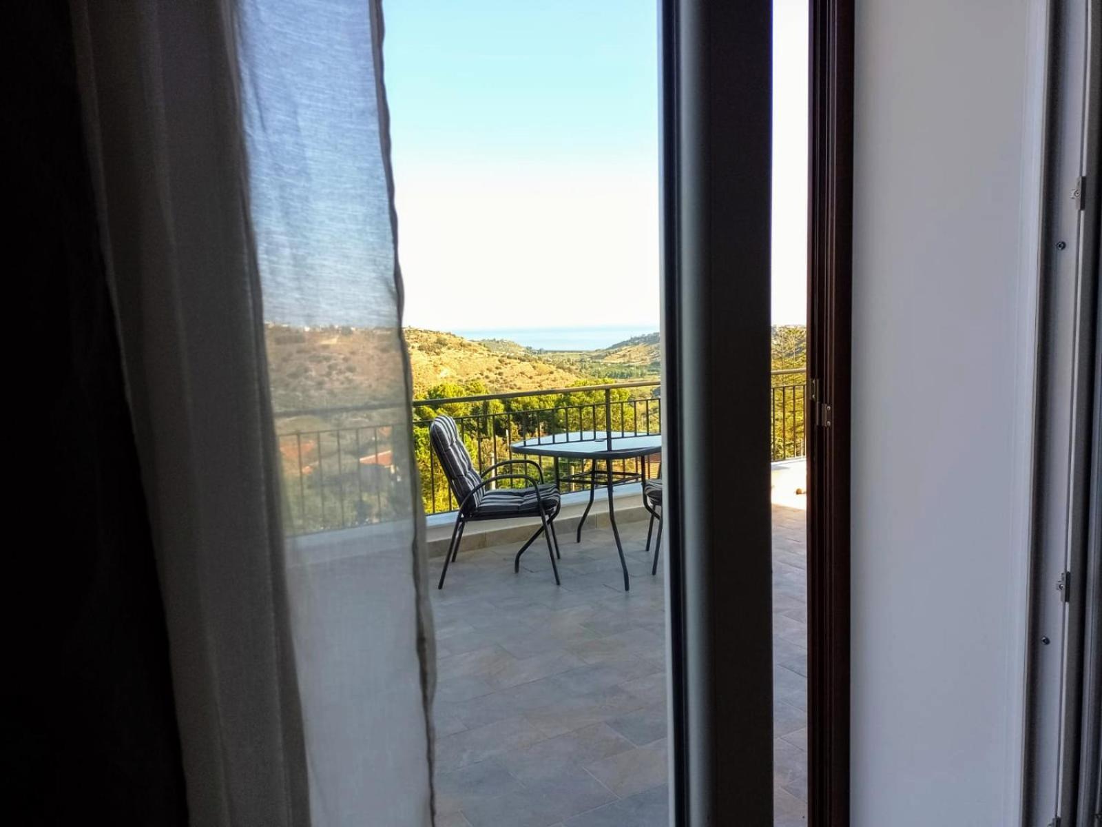 Granatelli Holiday Home Altavilla Milicia Exterior photo