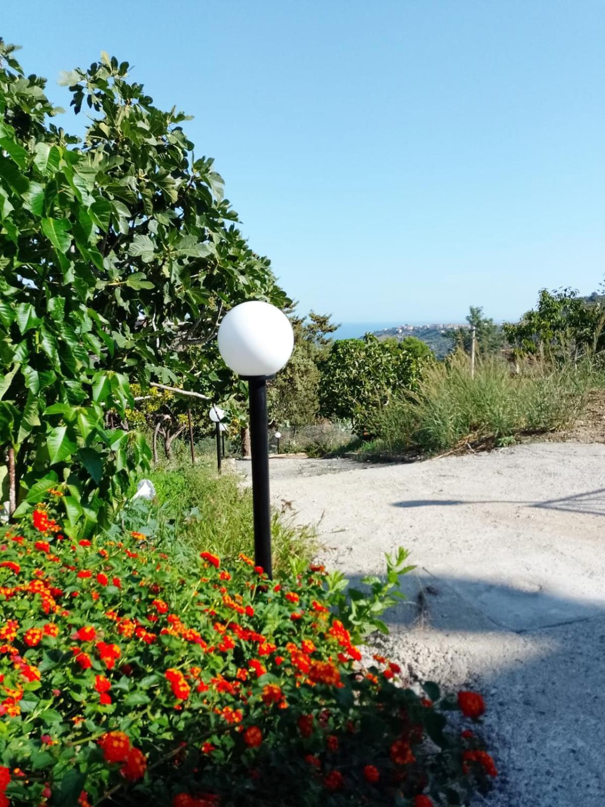 Granatelli Holiday Home Altavilla Milicia Exterior photo