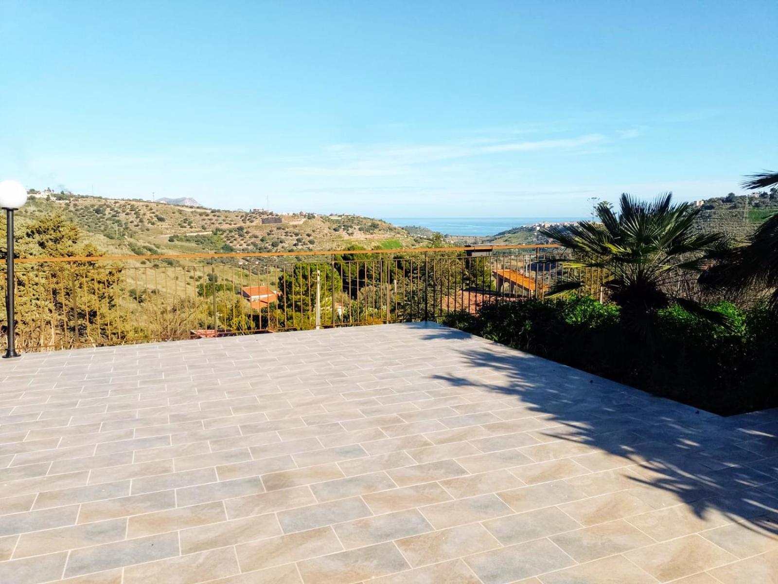 Granatelli Holiday Home Altavilla Milicia Exterior photo